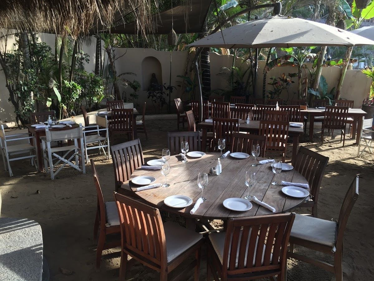 Don Pedro's Restaurant & Bar - Delicia y elegancia costera en un restaurante: