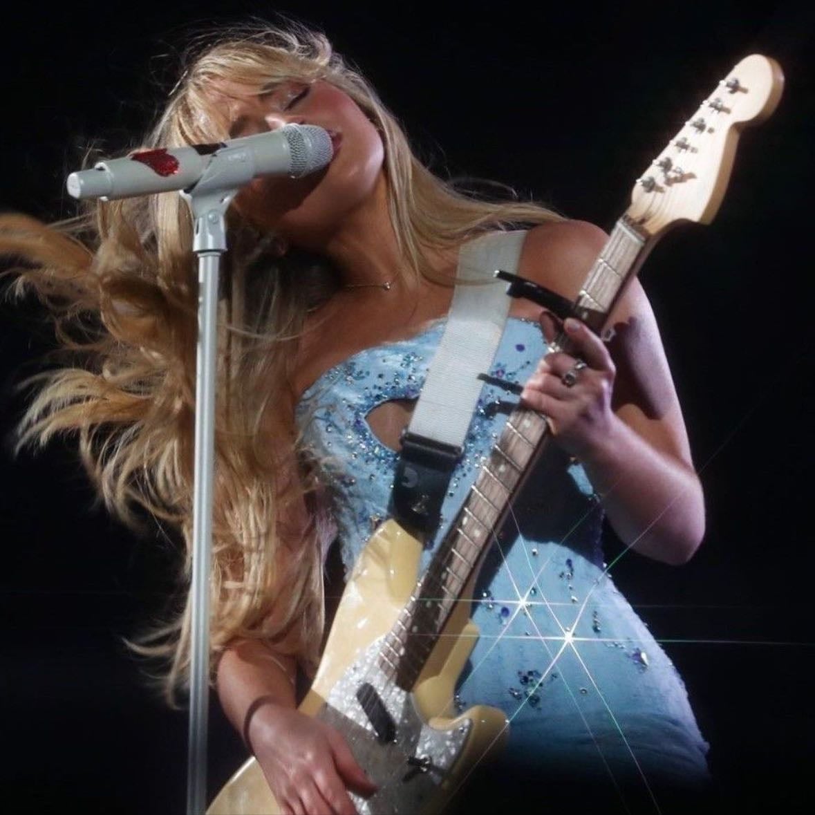 Sabrina Carpenter at primavera sound, 06/06/25 - Sabrina Carpenter