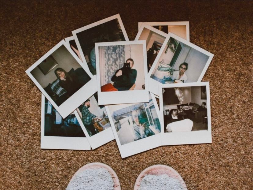 polaroid wallet pictures