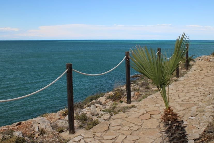 dar un paseo pero sin tener ningΓΊn lugar a donde ir (literalmente solo por divertirnos)