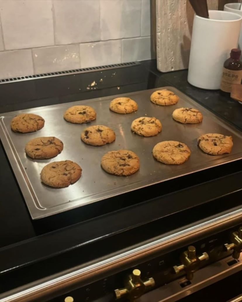 Ariana y mac cookie video - but with smash burgerπ₯