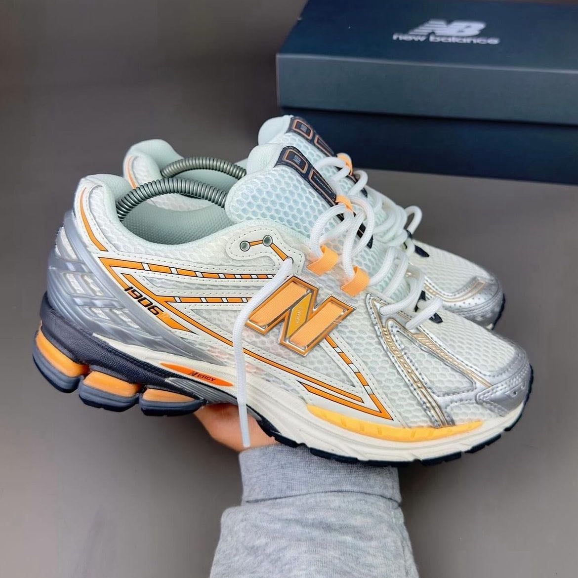 1906 - New Balance