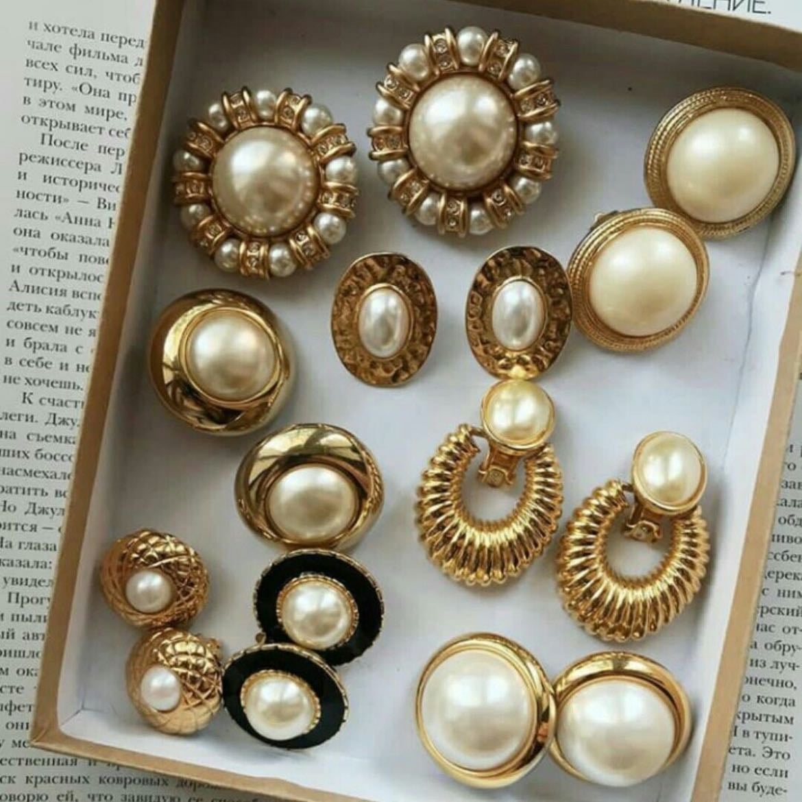 vintage earrings - me encantan como se ven estos aretes, son unos aretes que elevarán tu outfit y estilizan tu rostro