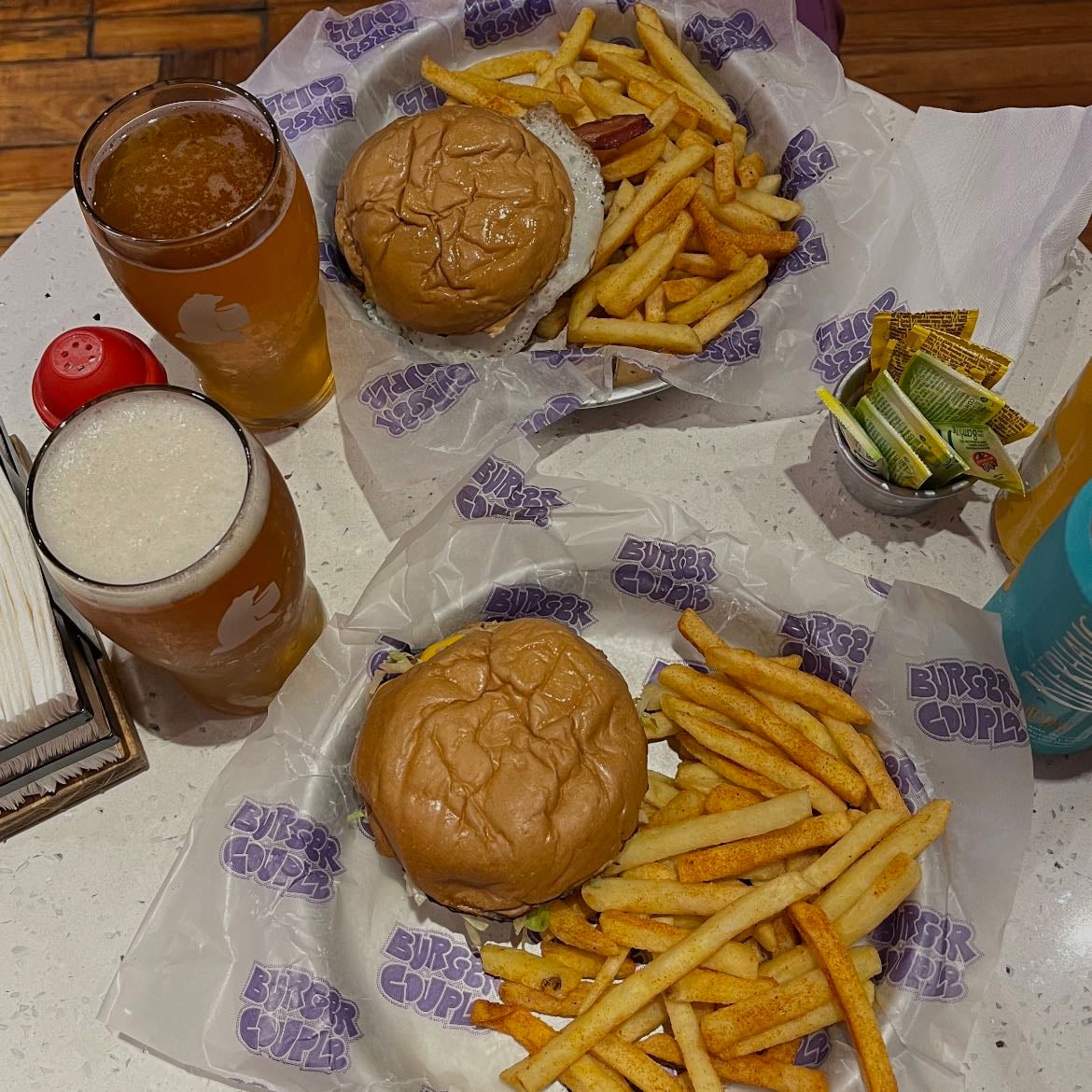 Burger Couple - La Mansión