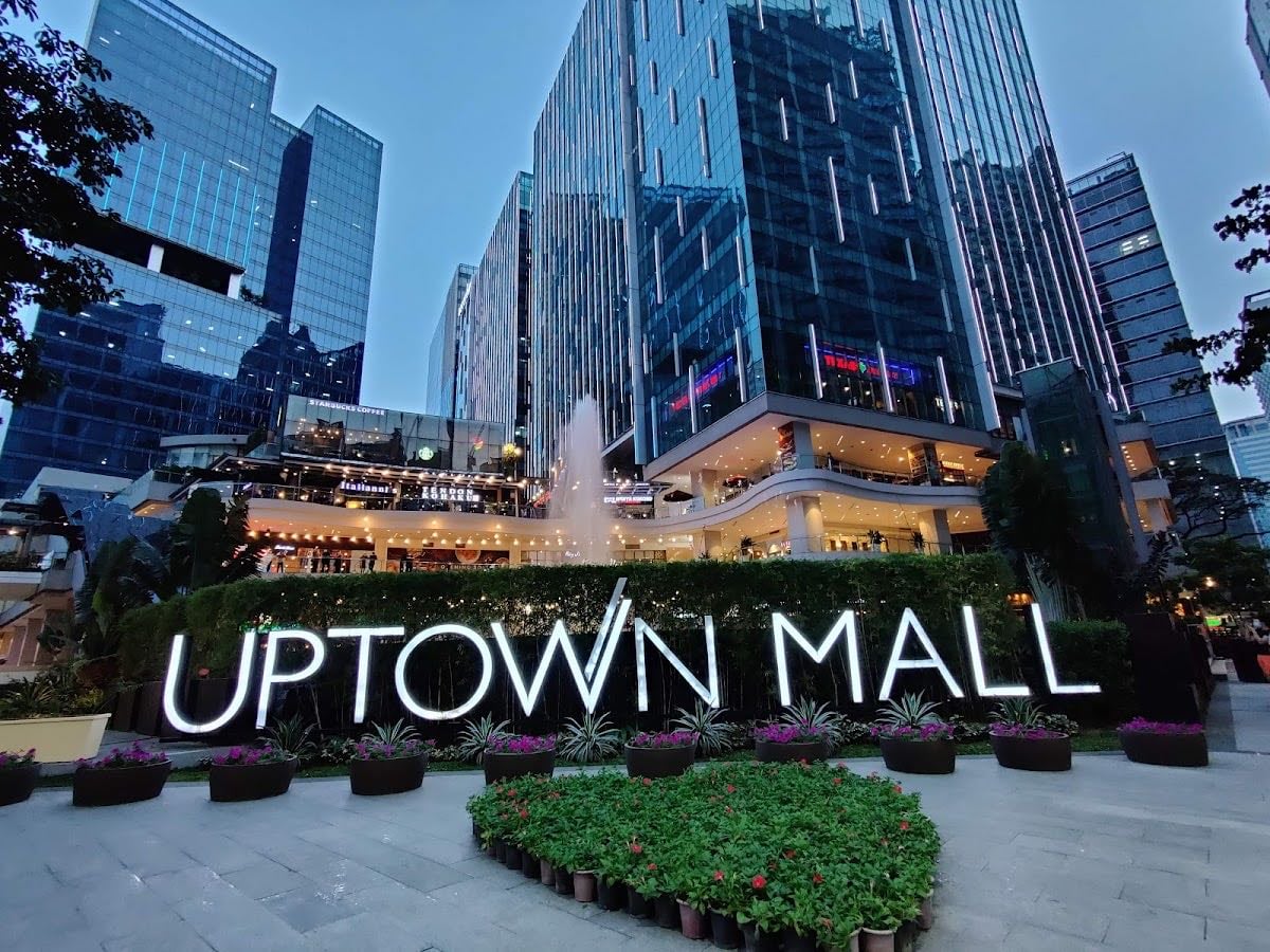Uptown Mall - Uptown Bonifacio