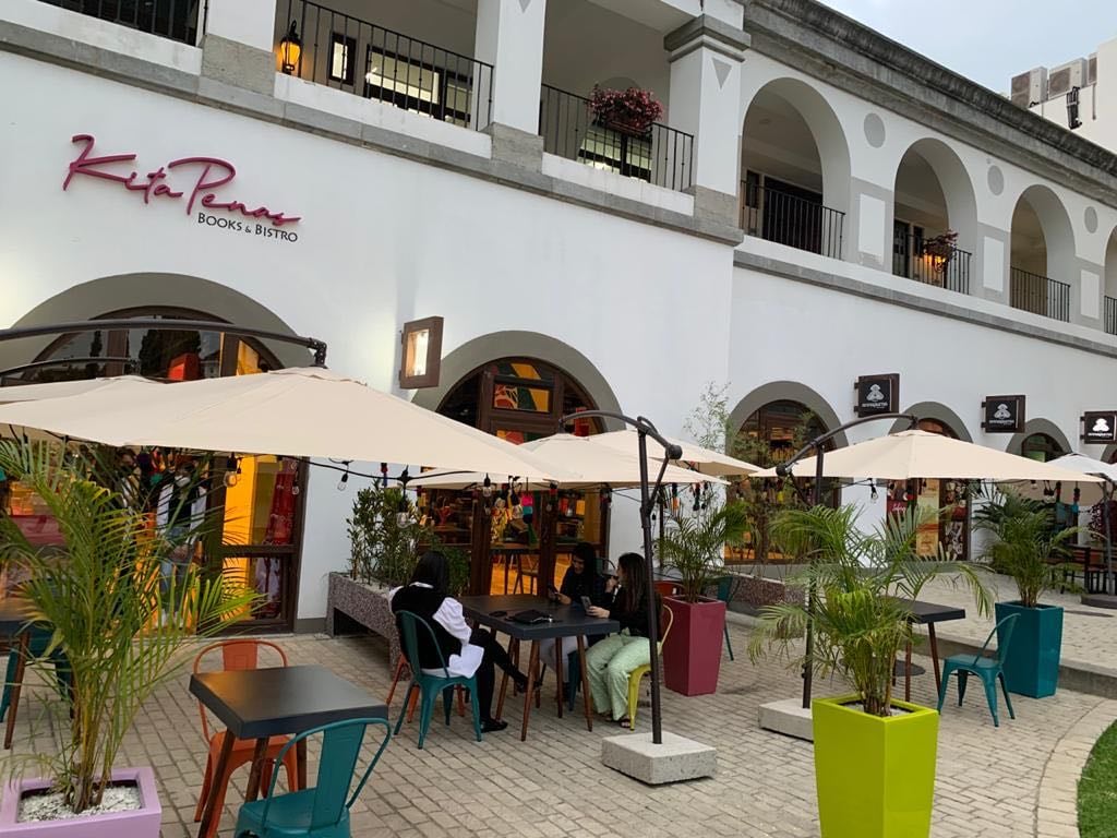 Kitapenas Books & Bistro