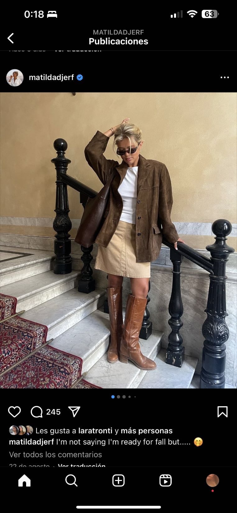 falda midi + top + botas - + chaqueta