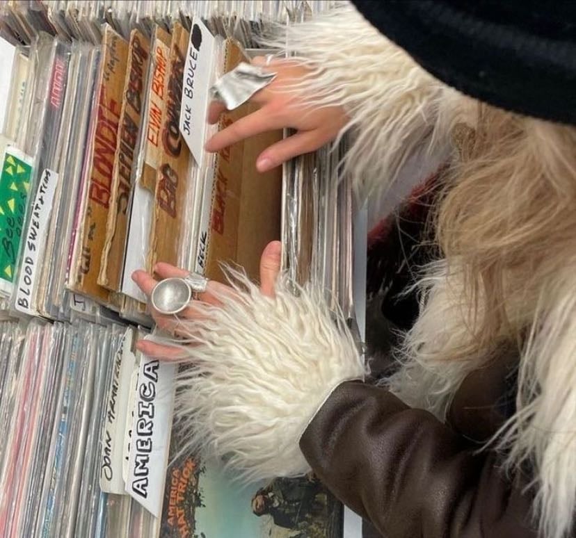 music to get into ā¶ā.Ėź©