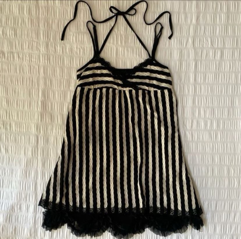 babydoll top - black and white striped fabric, black fabric, black ribbon, black lace