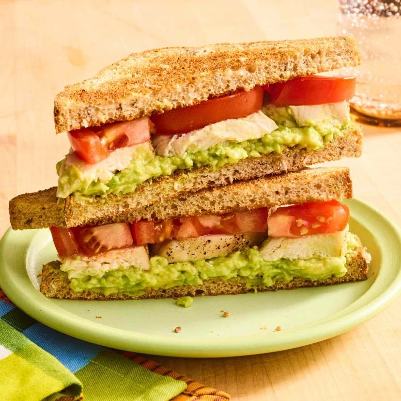 Whole Wheat Sandwich With Chicken And Gucamole