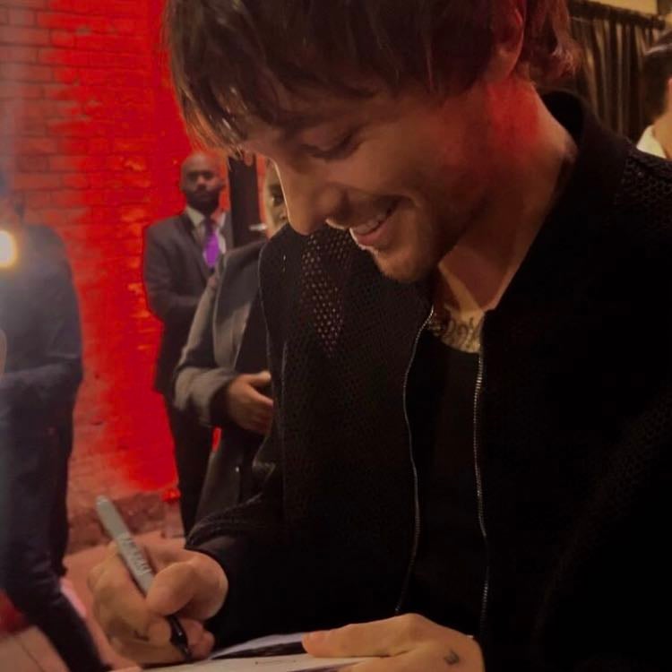 1. how much he loves his fans - he cares about his fans sooo much. he takes time to interact with them and get to know them. that’s extremely rare to find in an artist and it shouldn’t go unnoticed!!