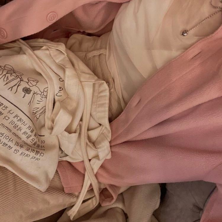 𝐬𝐩𝐞𝐧𝐝 𝐯𝐚𝐥𝐞𝐧𝐭𝐢𝐧𝐞𝐬 𝐝𝐚𝐲 𝐢𝐧 𝐩𝐚𝐫𝐢𝐬
