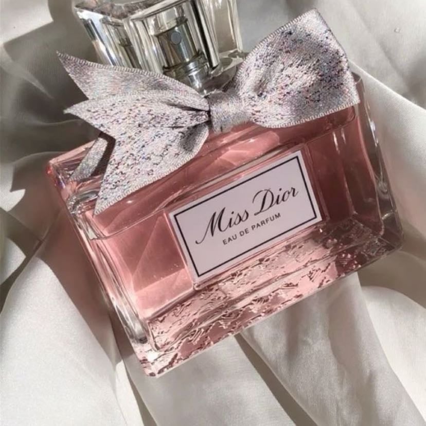 3/ - Tú perfume para que te sientas bien, huelas muy rico en todo momento.