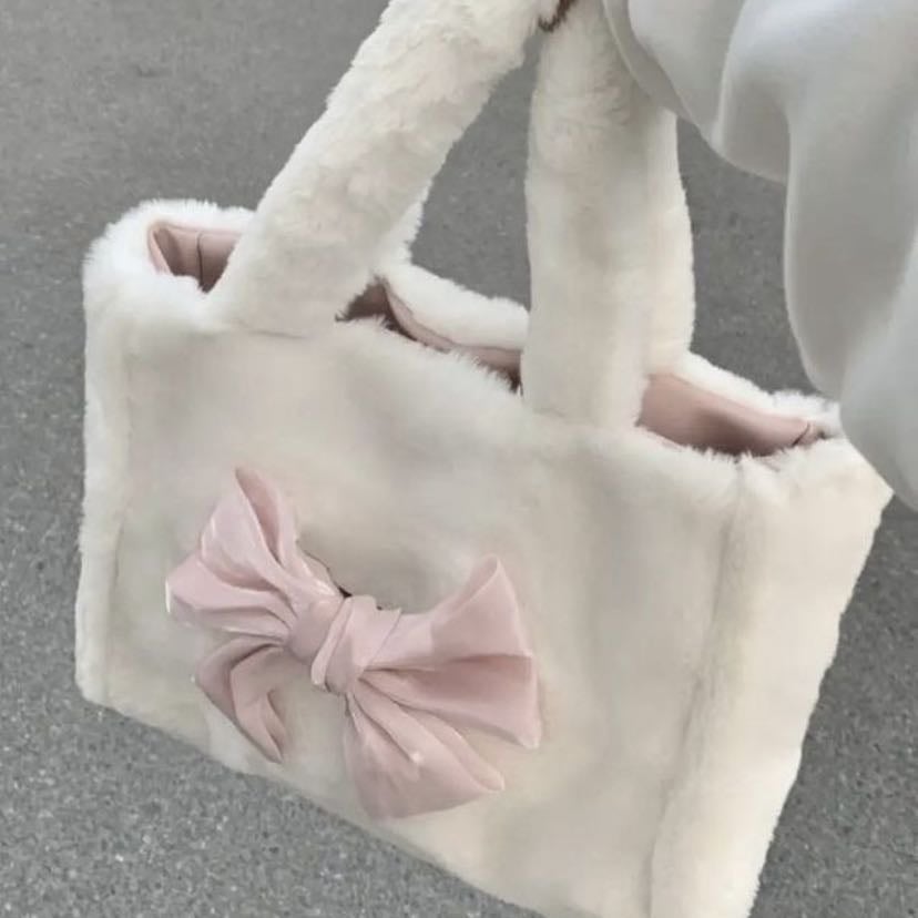 1/ - Primordial tener un bolso limpio, cómodo y que te represente.