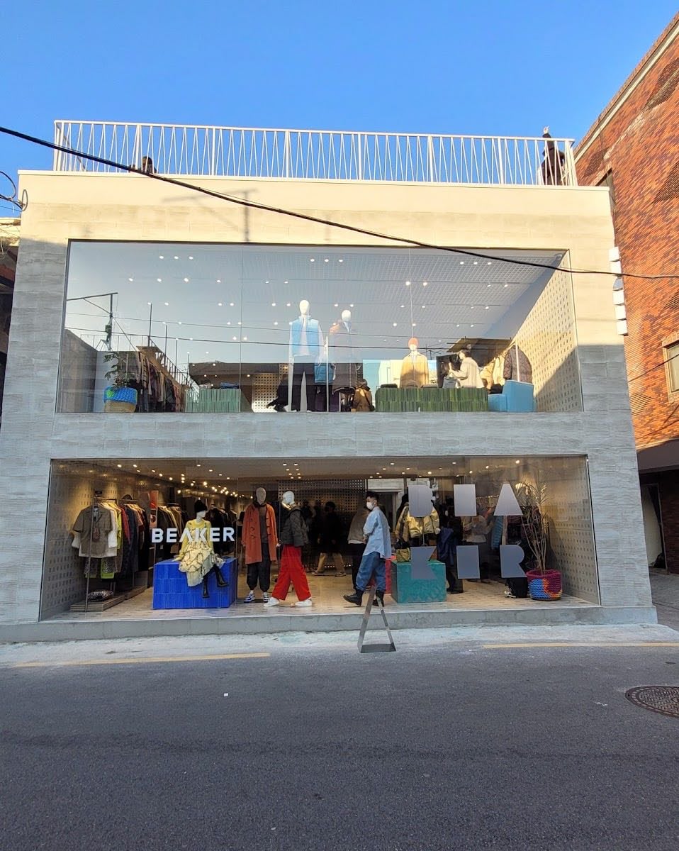 Beaker Flagship Store