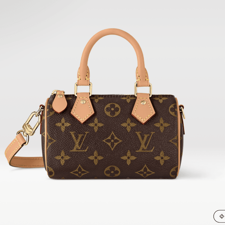 Nano Speedy - Louis Vuitton - No soy fan del monograma de la marca pero en esta bolsa me fascina, siento que es una bolsa casual súper tierna y fancy. Con jeans se vería top.
