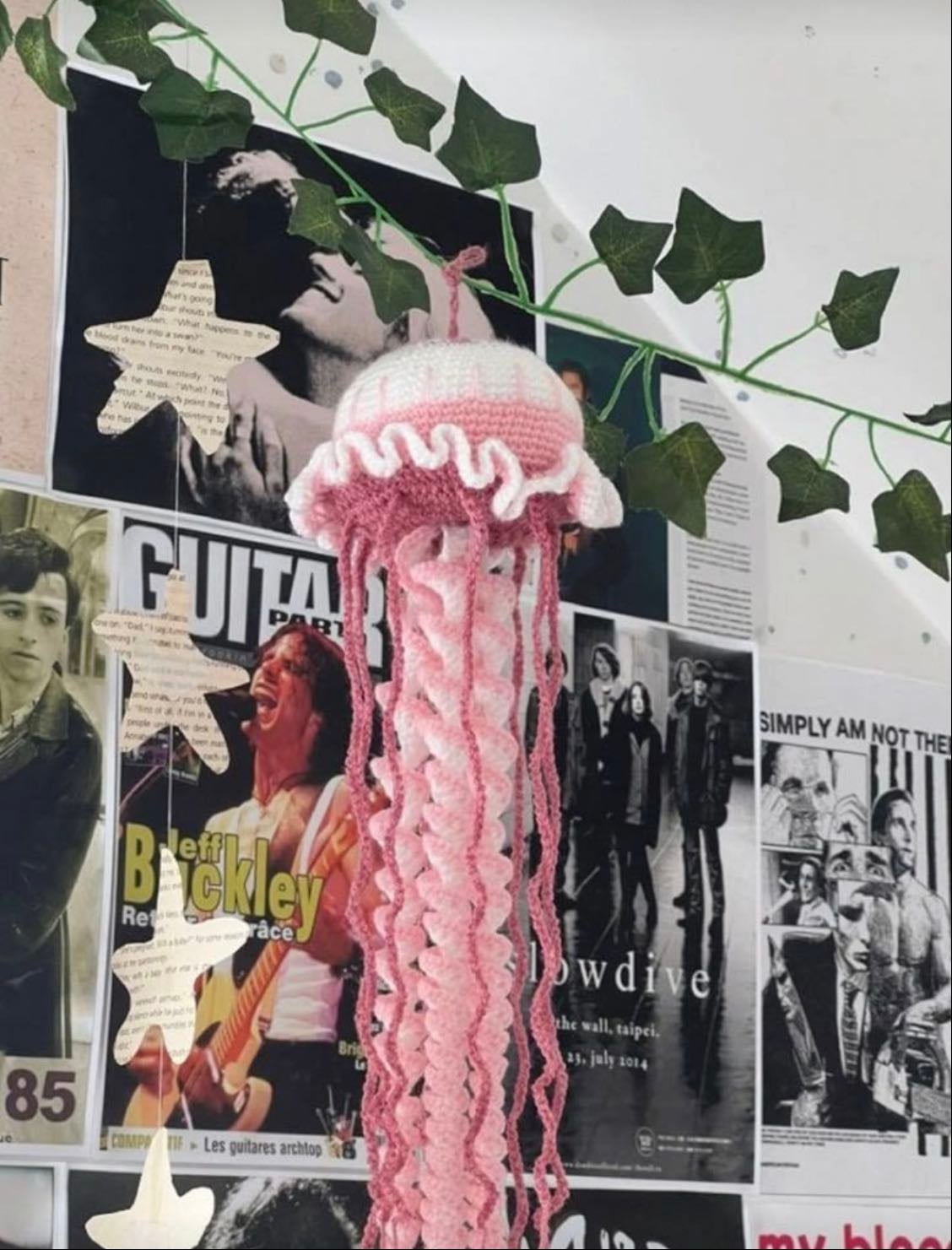 crochet jellyfish (pink) - medium