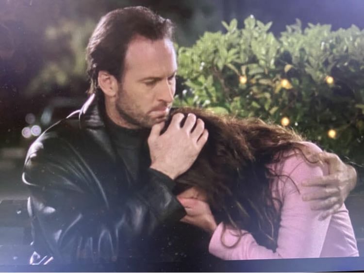 luke and lorelai - i’m grumpy about stuff, but i don’t want you to be.
𝜗𝜚 2000, gilmore girls