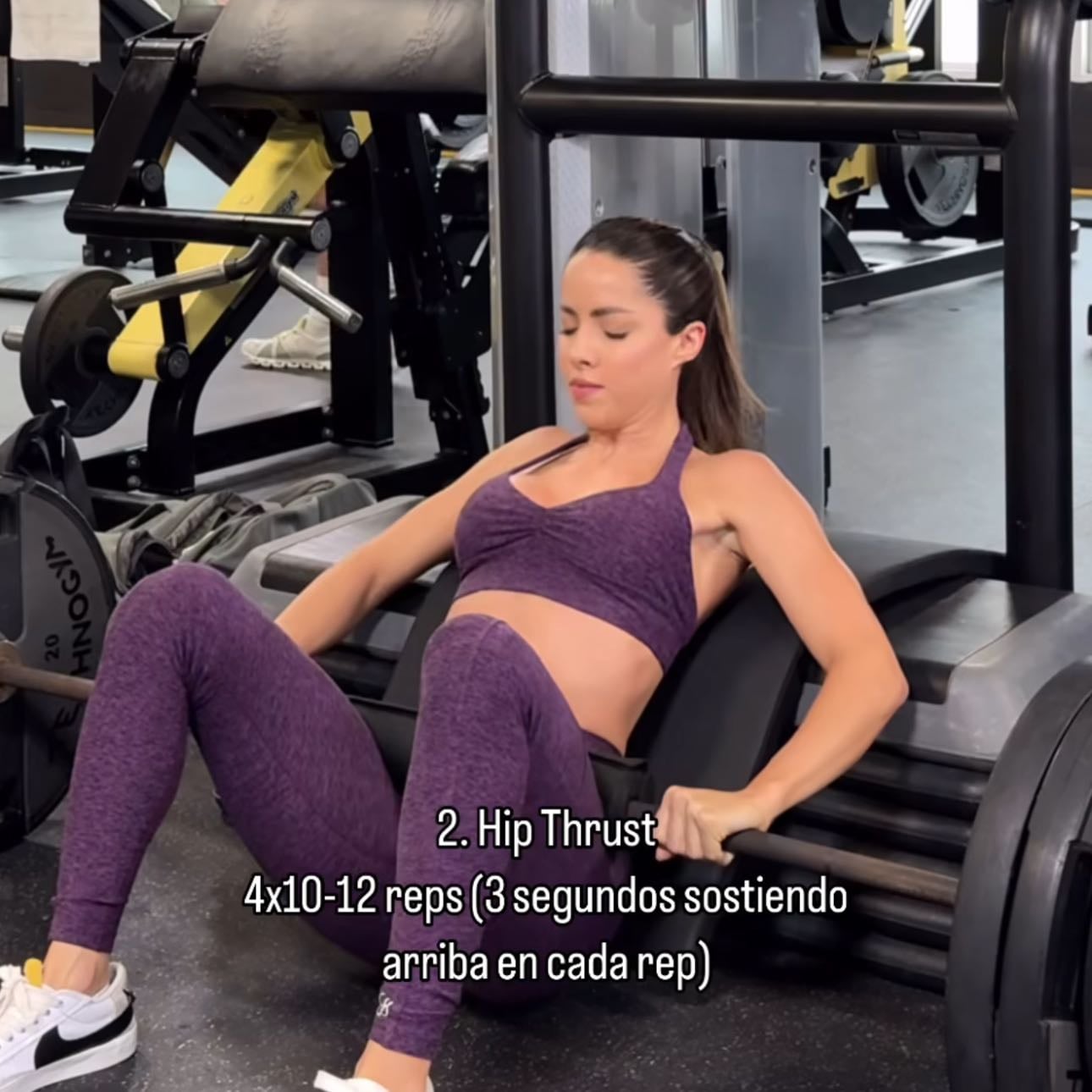 Hip thrust - 4x10,12 repeticiones (3 segundos sosteniendo arriba con cada repetición)