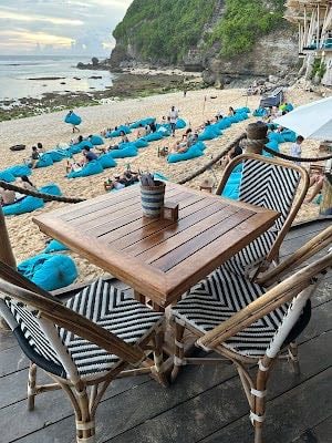 Sundays Beach Club