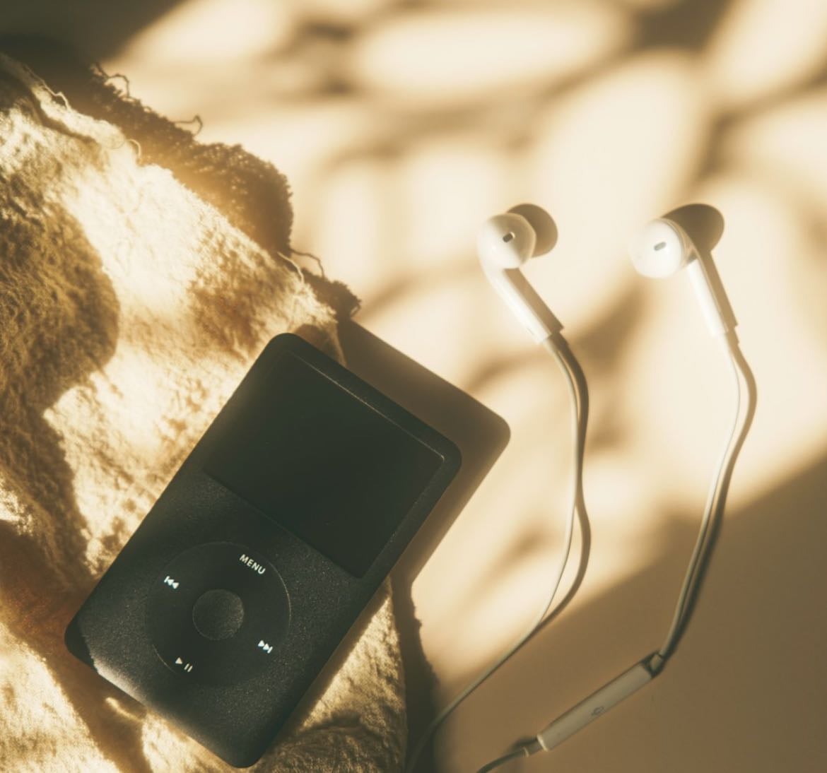 Songs i can listen forever 馃幎 - Music hypelist by Mary_waterlily馃