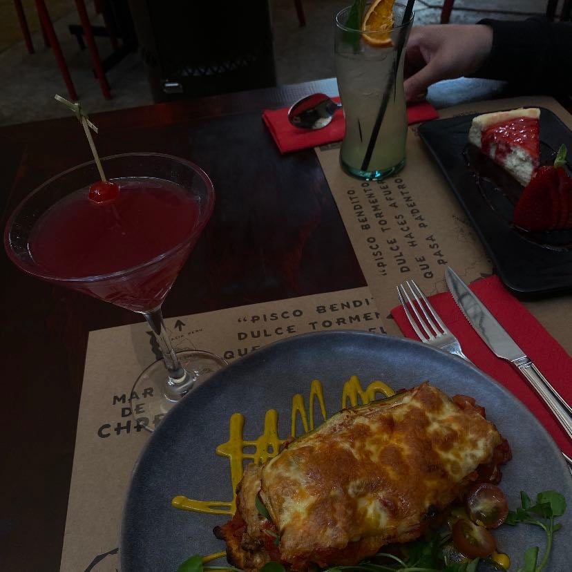 Pisco - Chipe Libre es un Restaurante & Pisco Bar inspirado en todas las regiones con denominaci贸n de origen pisco en el mundo, es decir el Norte de Chile y Sur del Per煤.