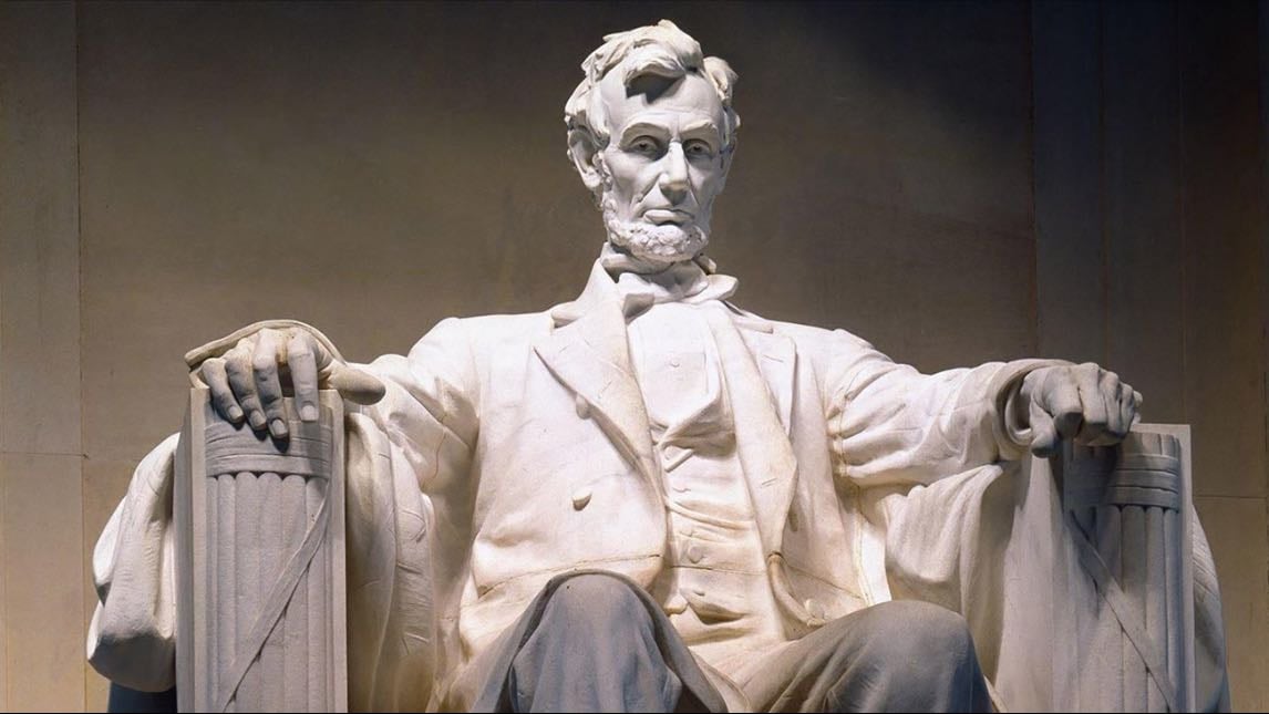 Abraham Lincoln Statue