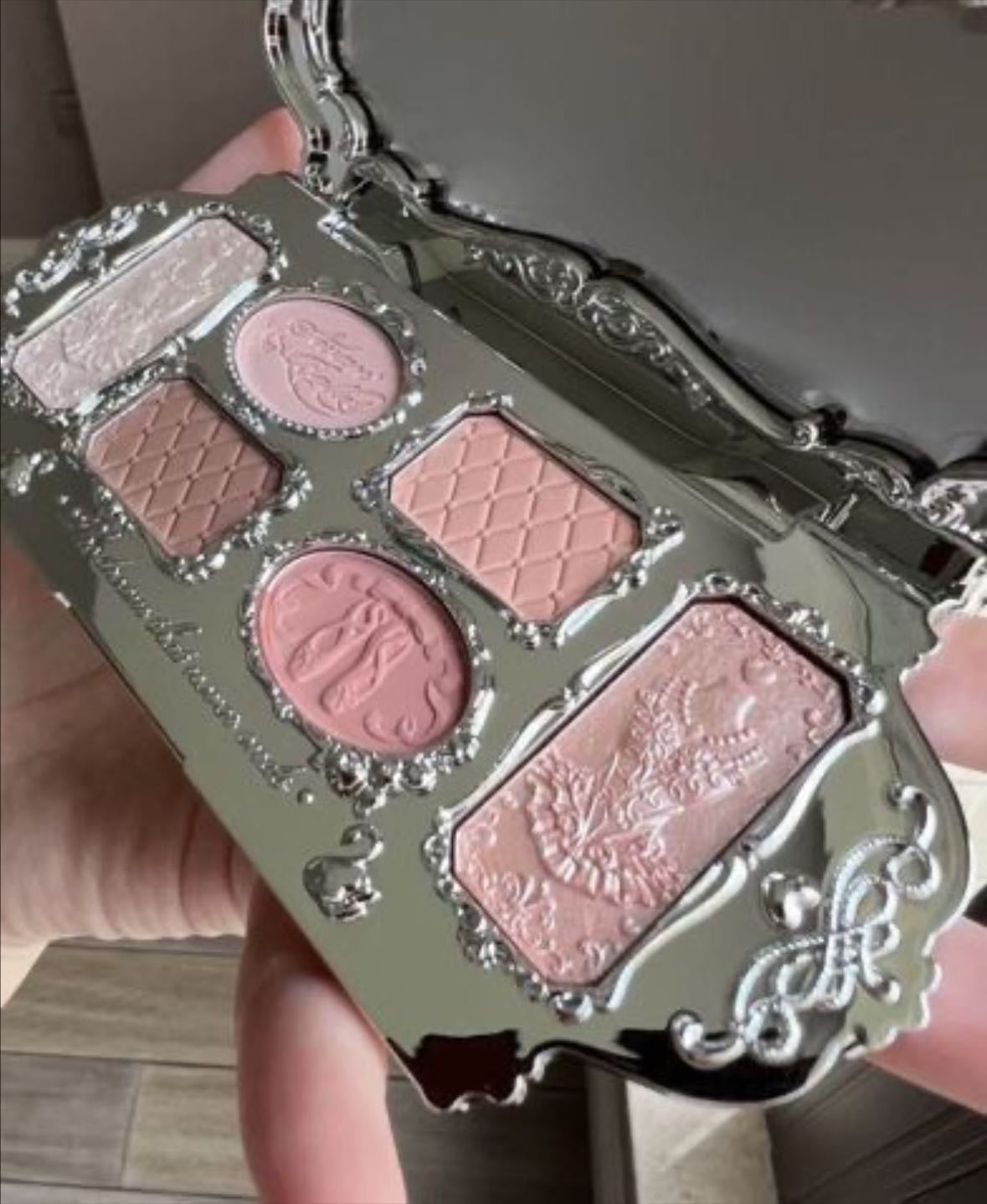 Flower Knows Swan Balette palette in 01