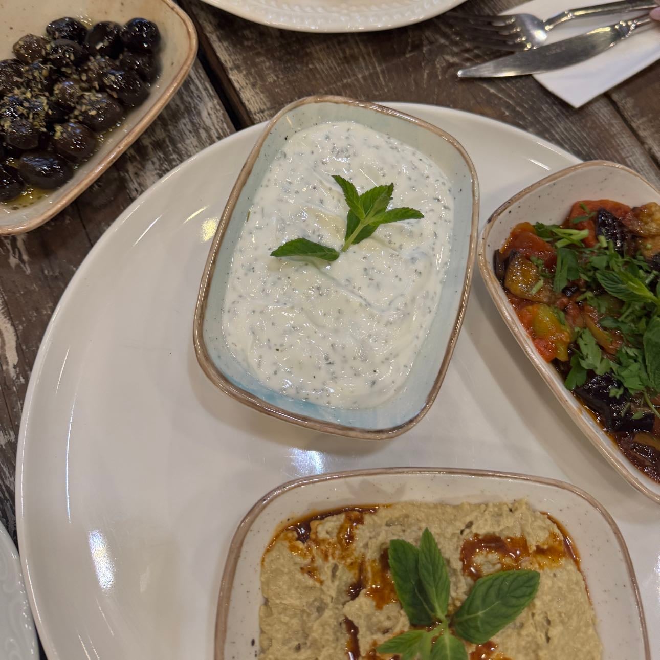 Ballad Restaurant - Delicious and cheap