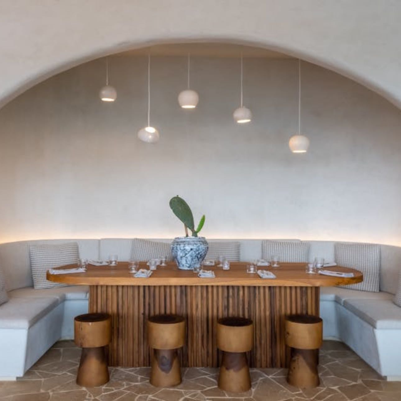 Alegre Bar and Dining