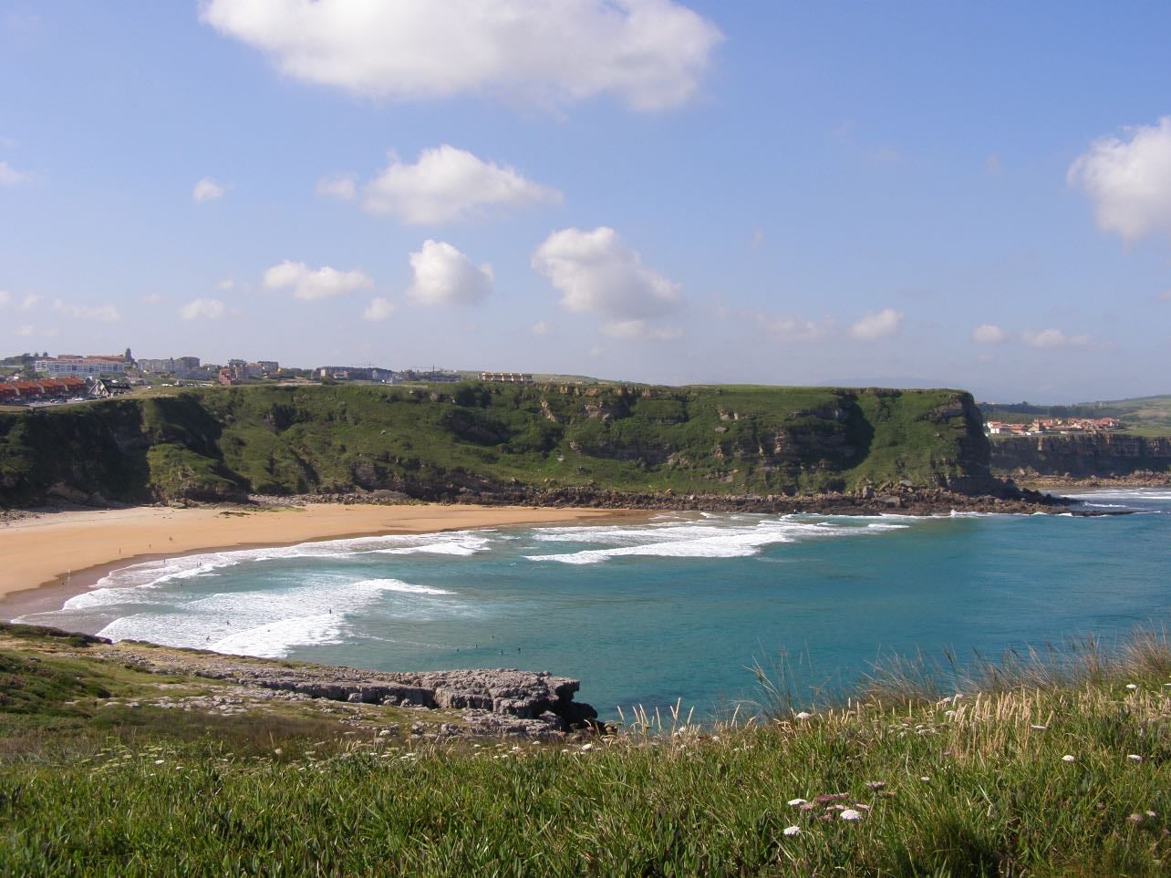 Playa de los Locos - 馃搷Suances