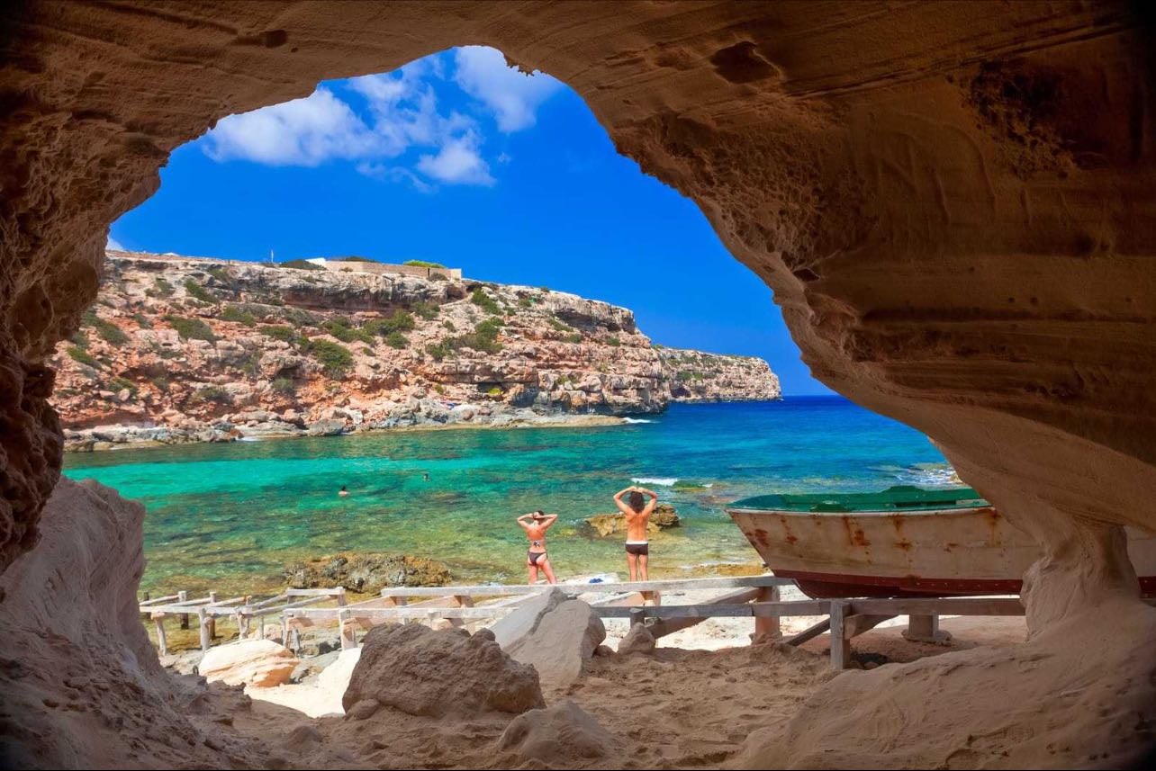 Cala en Baster