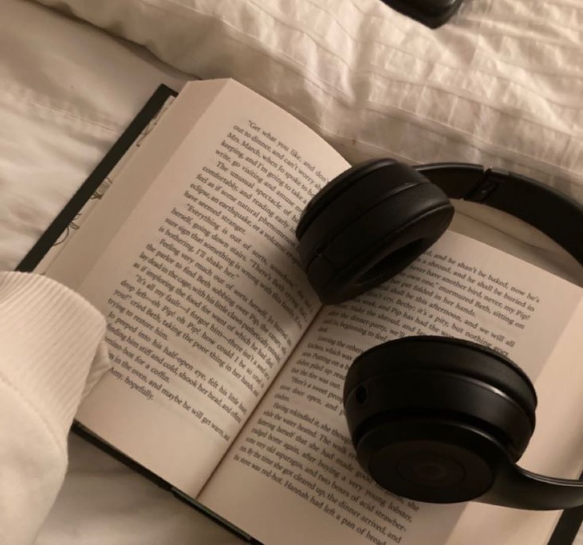 LiBrOs💅 - Books hypelist by ~Ale🎱🖤✨