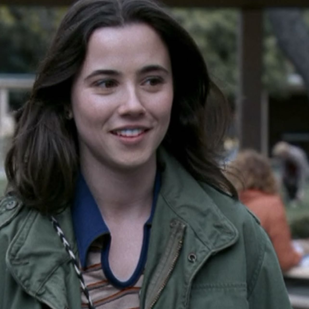 ⭑.ᐟ lindsay weir (freaks and geeks) - to be a girl feeling way too much in highschool with an unhinged little brother. she is the perfect encapsulation of how i feel to be a teenage girl growing up.