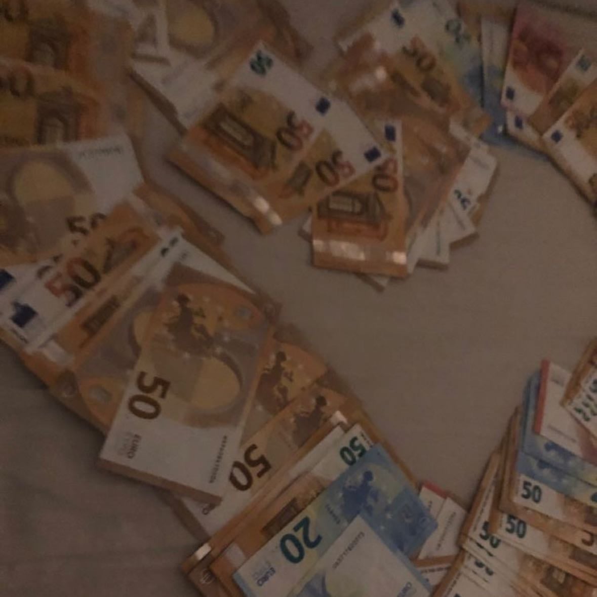 ౨ৎ more money