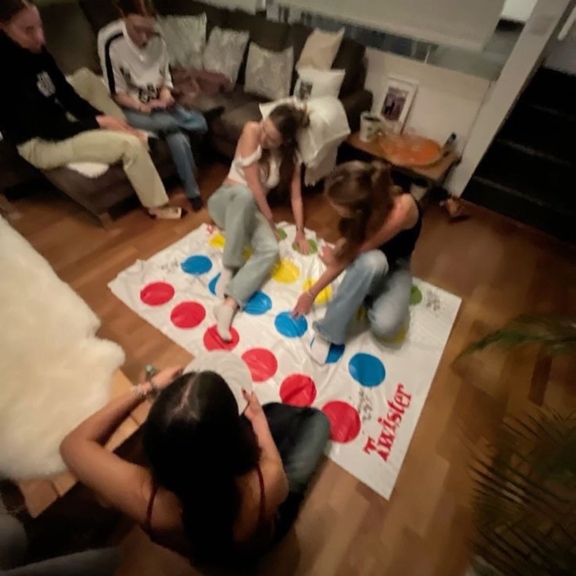 ౨ৎ board game night