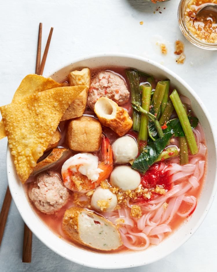 Yen ta fo - Pink noodle soup