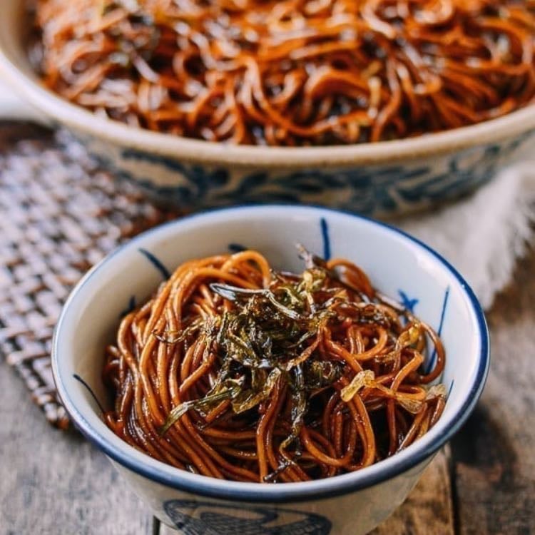 Cong You Ban Mian (葱油拌面) - Spring onion oil noodles