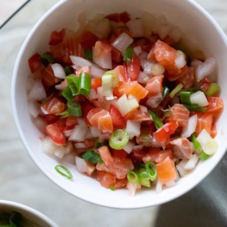 Lomi lomi salmon