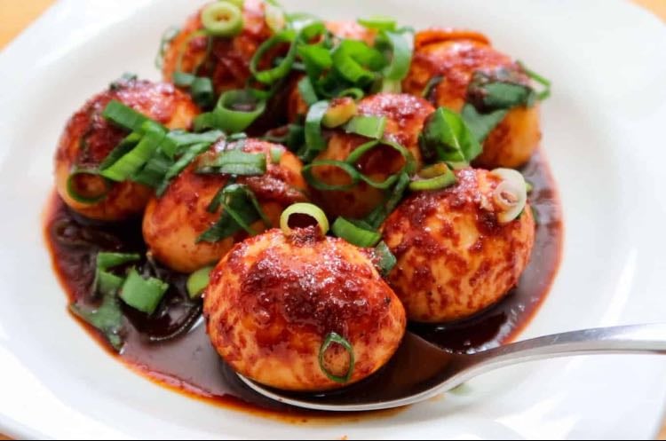 Spicy braised eggs