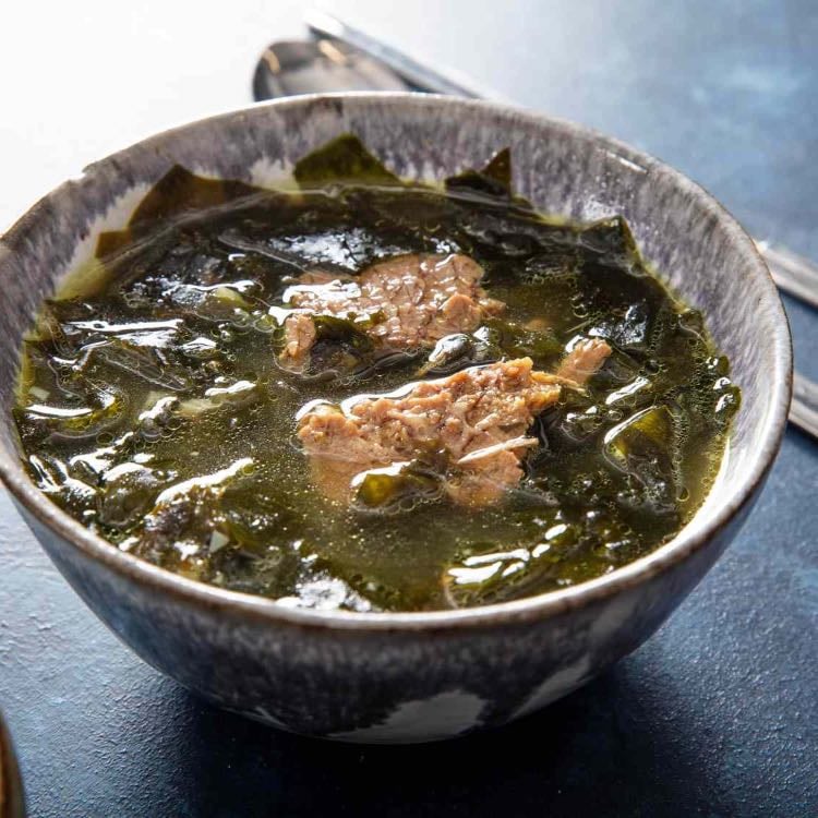 Miyeok guk - Seaweed soup (for birthdays)