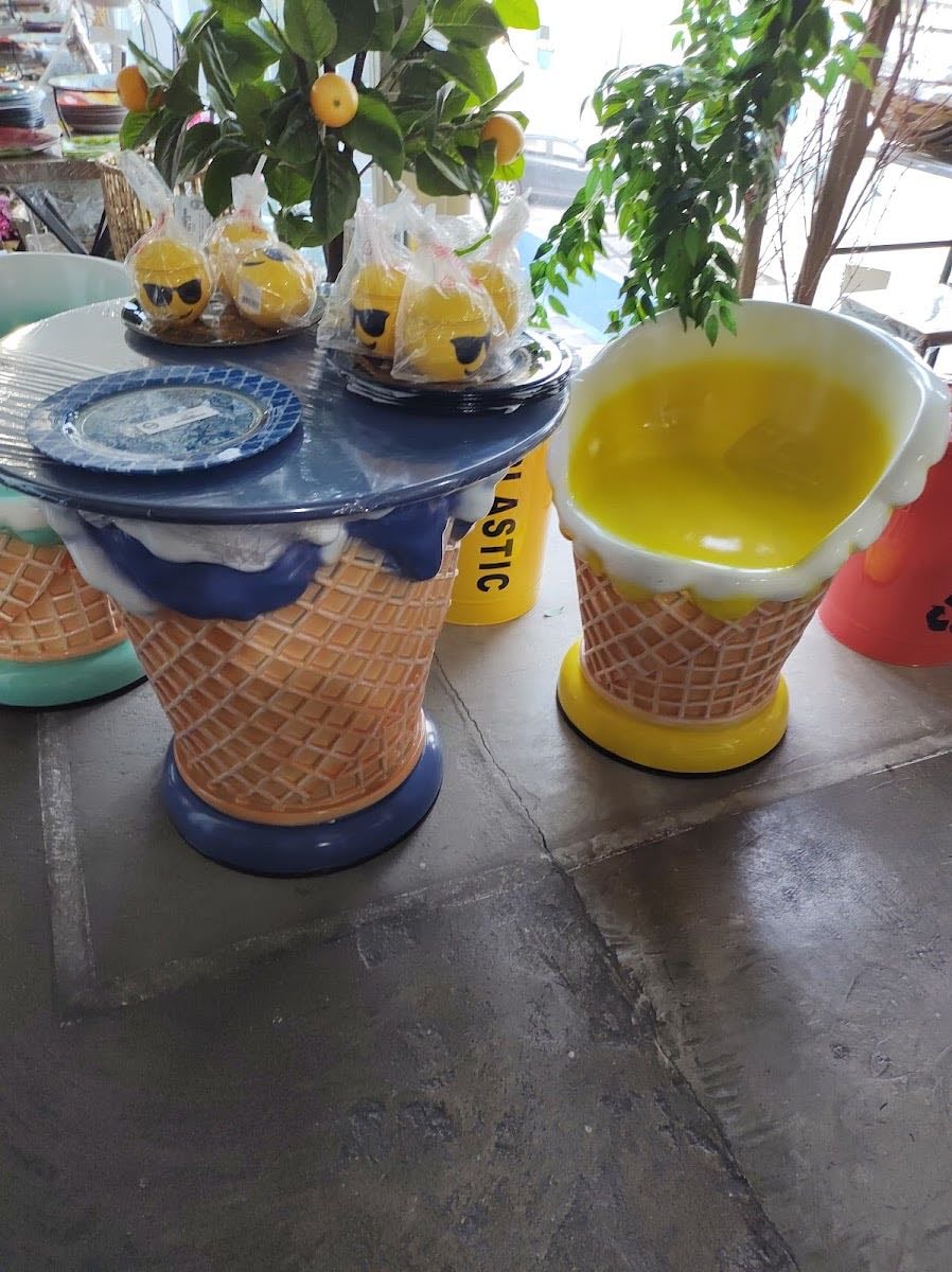 Alice Beer Pong Bar