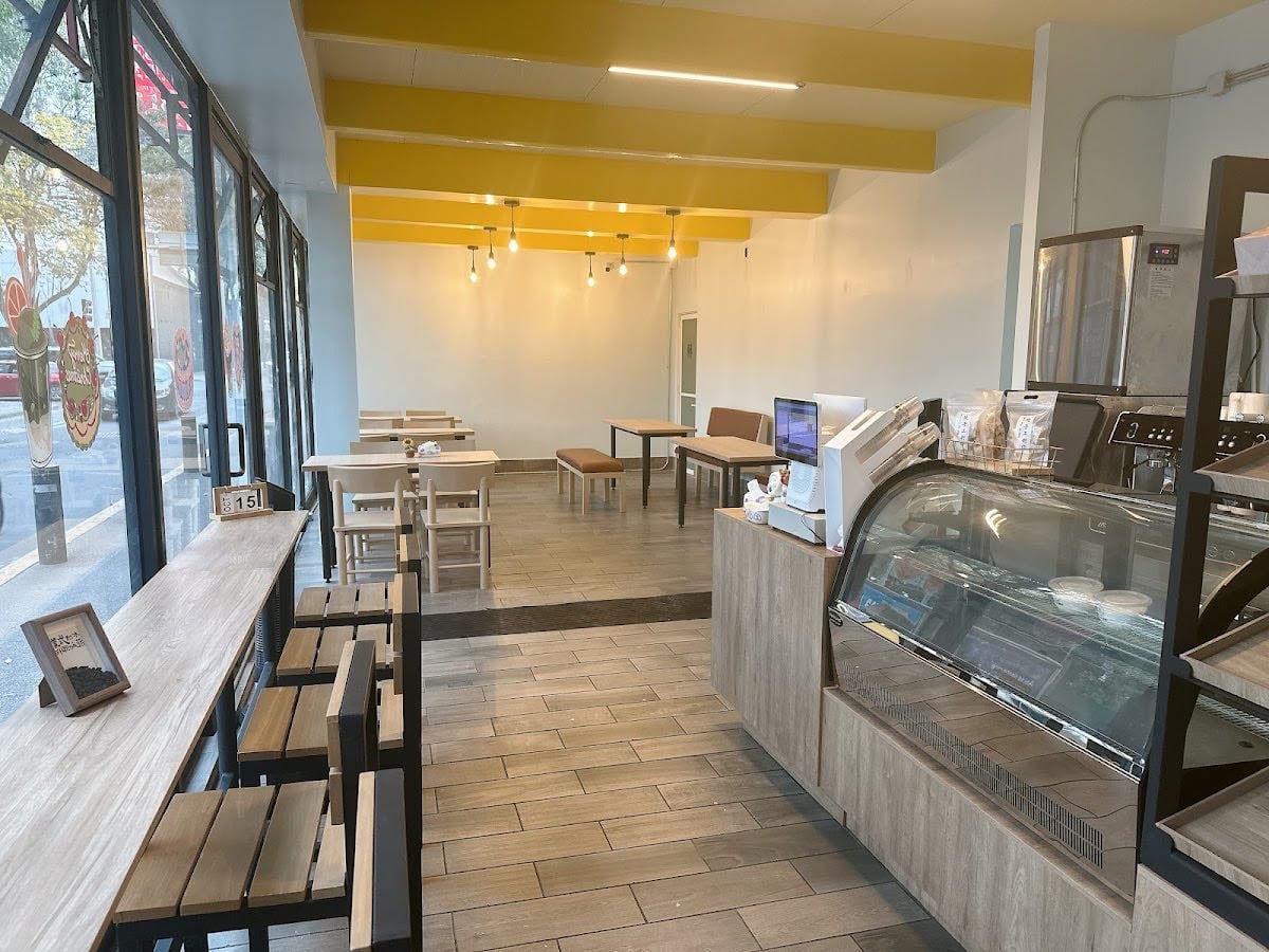 Jolmo Café & Bakery