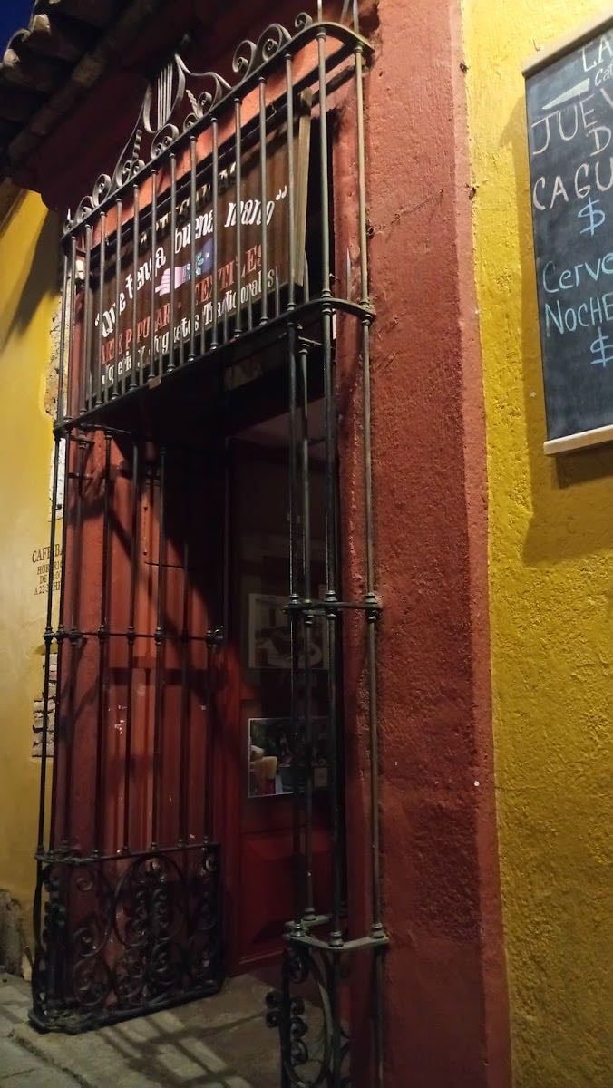 Cafe Lavoe - Ambiente tranquilo, buen menú y justo en el centro