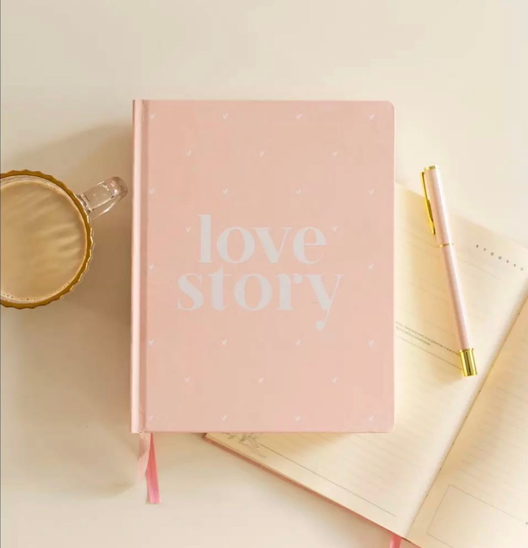 Bíblia love story para estudos - Somos filhas - R$169