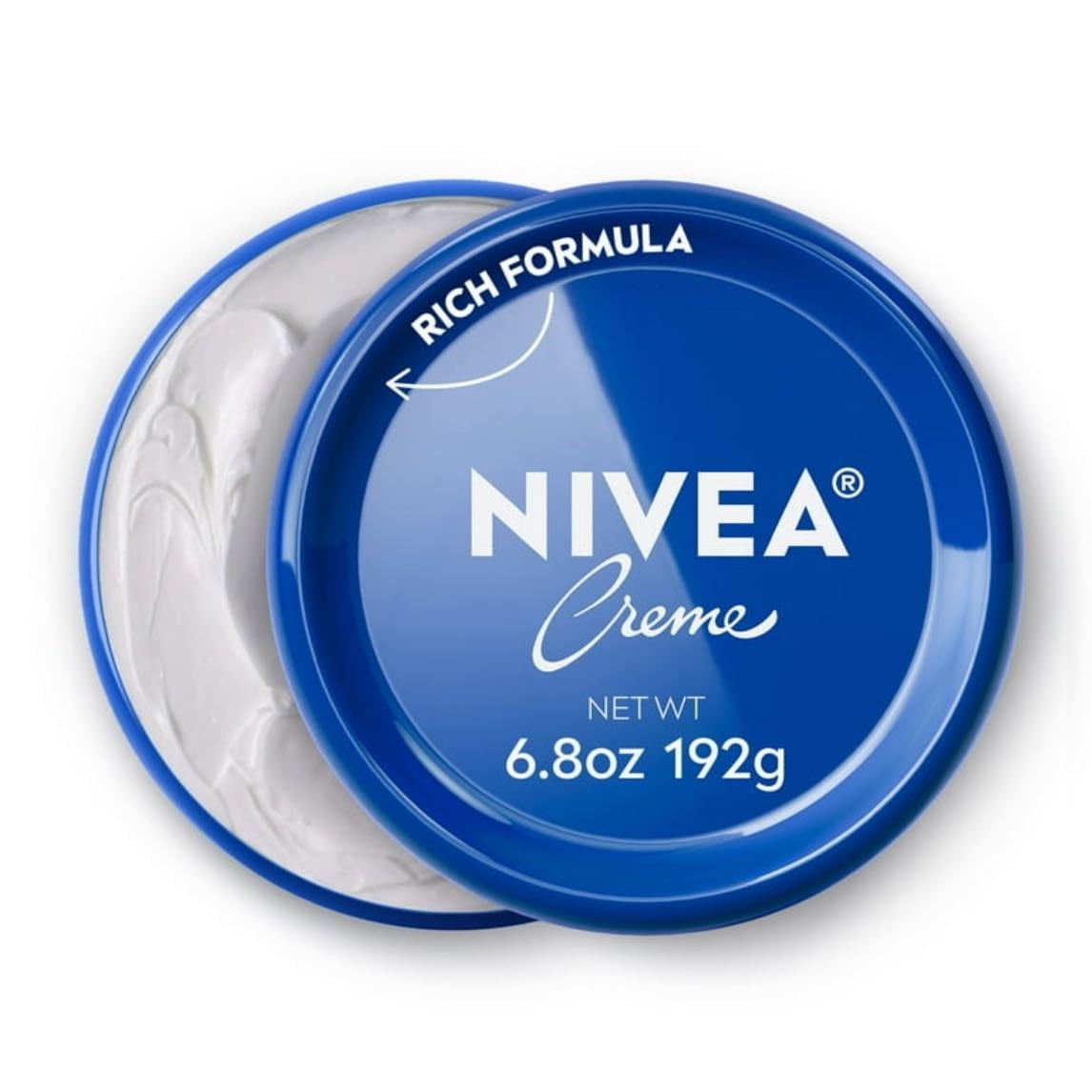 Nivea lata azul - Buenisima aclara la piel y la mantiene hidratada (yo la uso por las noches)