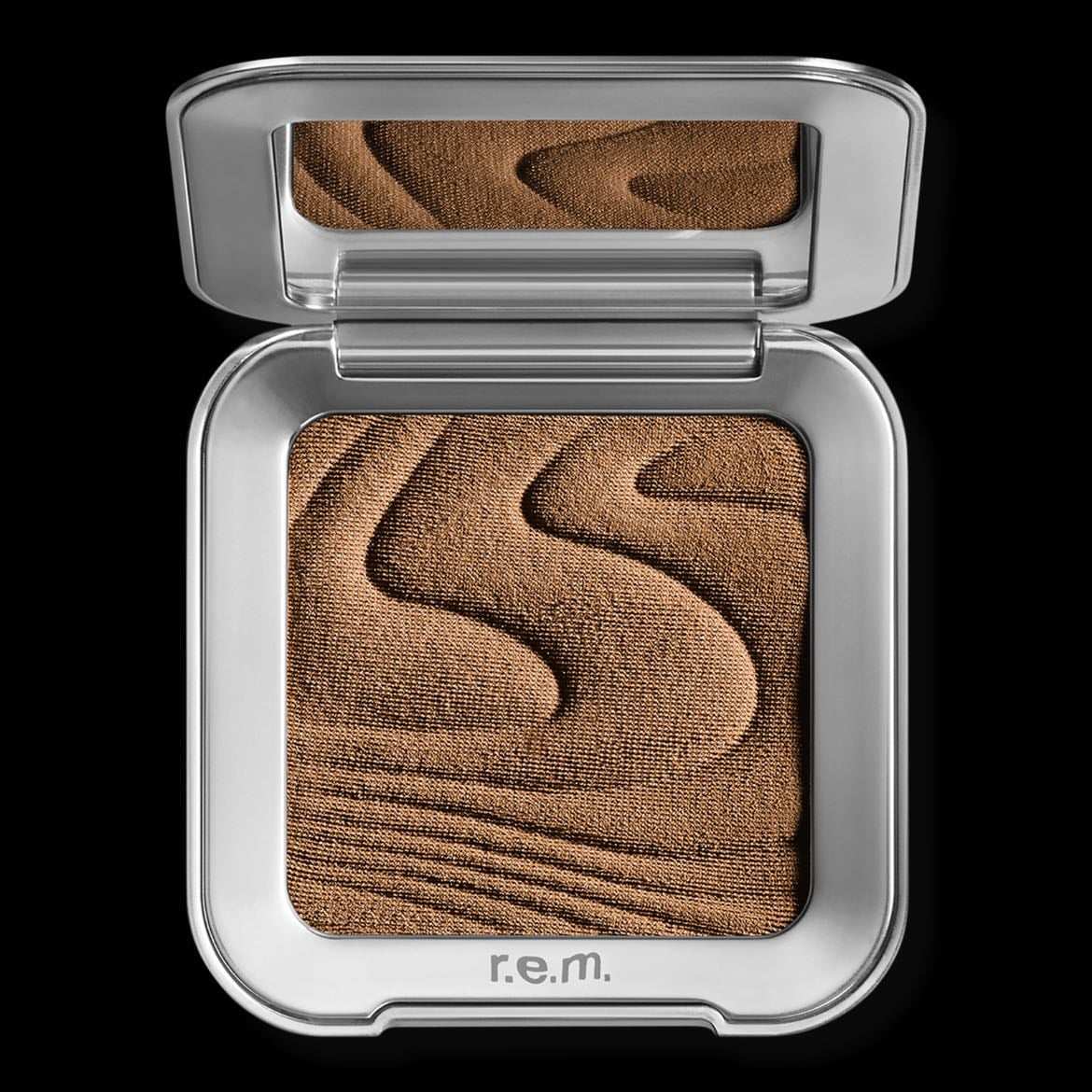R.E.M Beauty Hypernova Satin Matte Bronzer - In Solar Storm