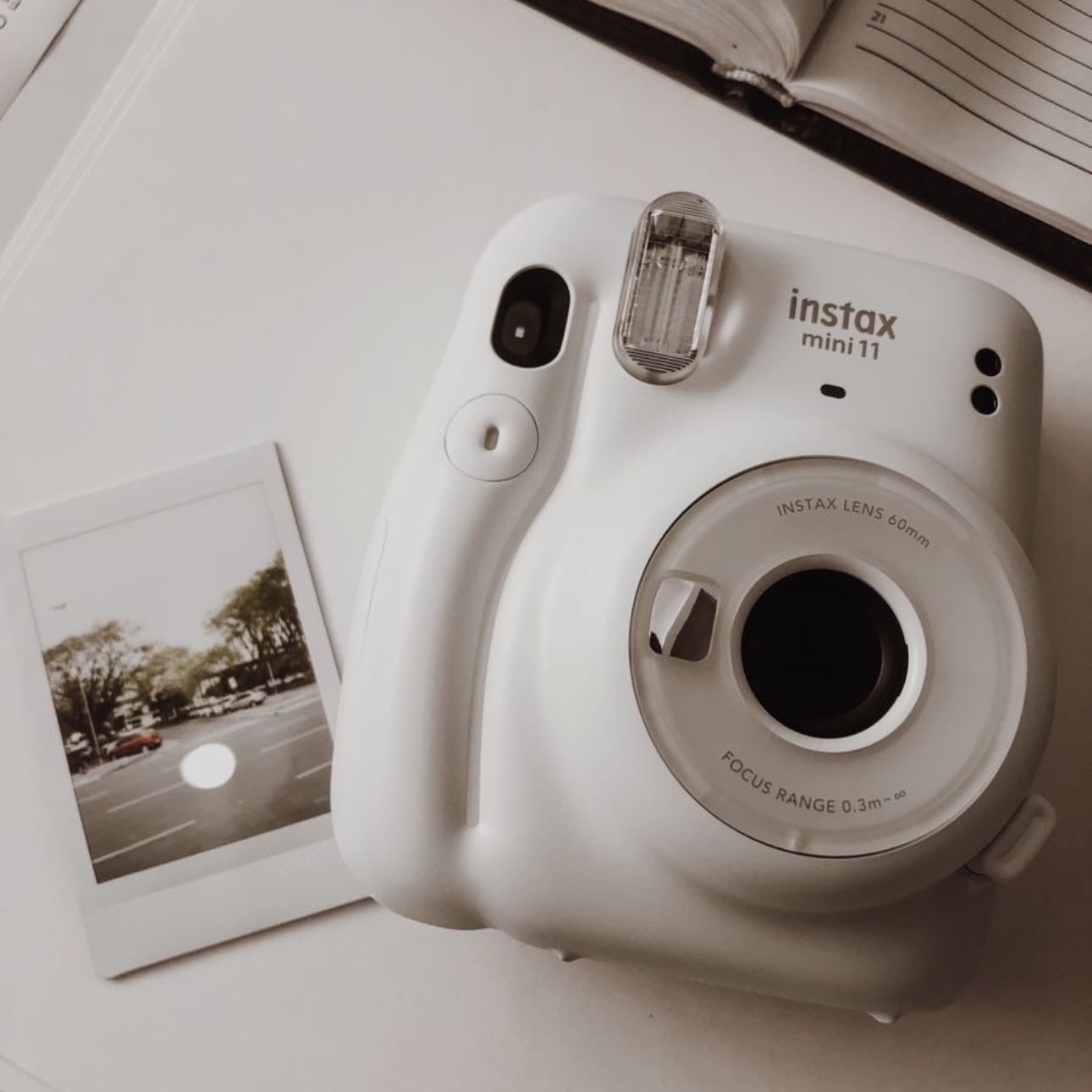 Instax mini - Una cámara instantánea para tomar fotos de los momentos especiales