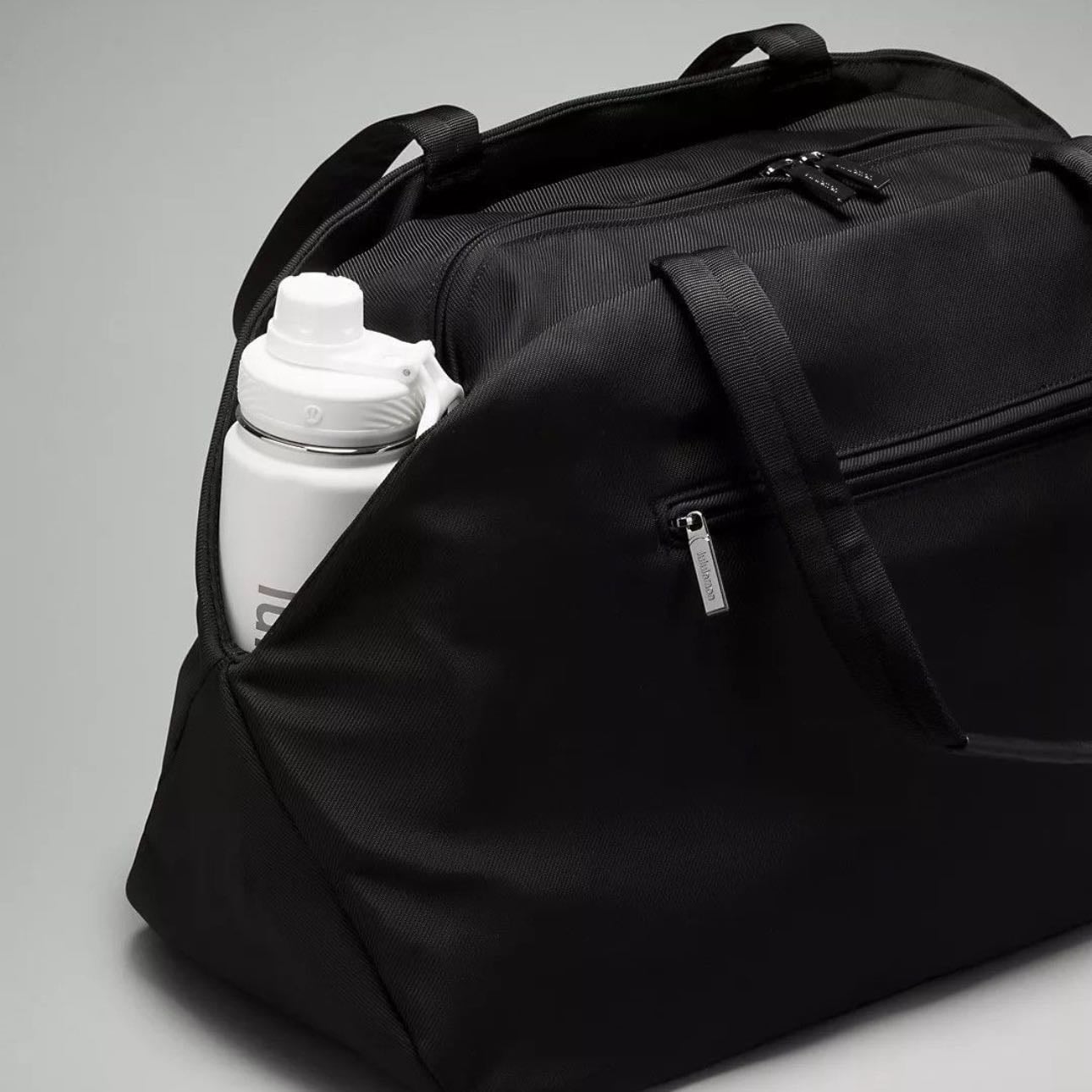 Para tu gymrat - Si tu pareja es amante del gym, puedes regalarle una maleta, un termo, ropa deportiva, straps, guantes, etc