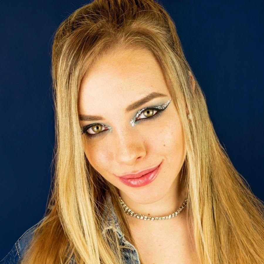 Dani Dos Santos - YouTube